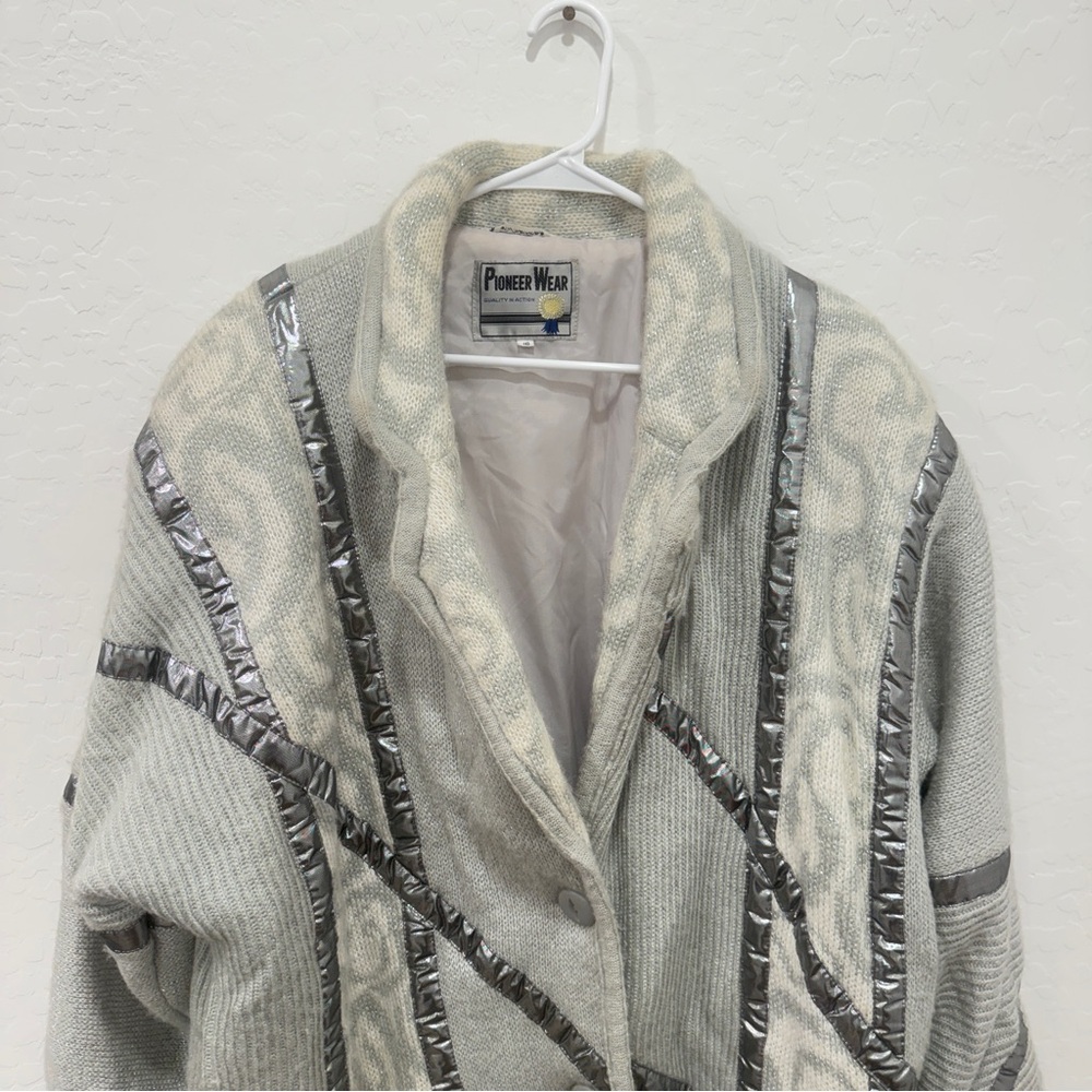 Vintage Pioneer Wear Knit Coat Womens 10 Gray Metallic Striped Long Length - Picture 2 of 10